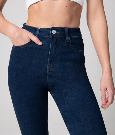 How to Style Mom Jeans