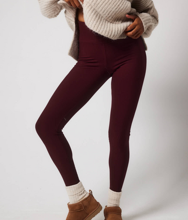The BIG Colour Trend 2024: Burgundy Leggings