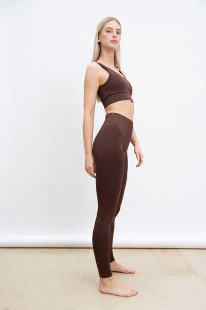 Seamless leggings with wide waistband Brown – Form and Grace
