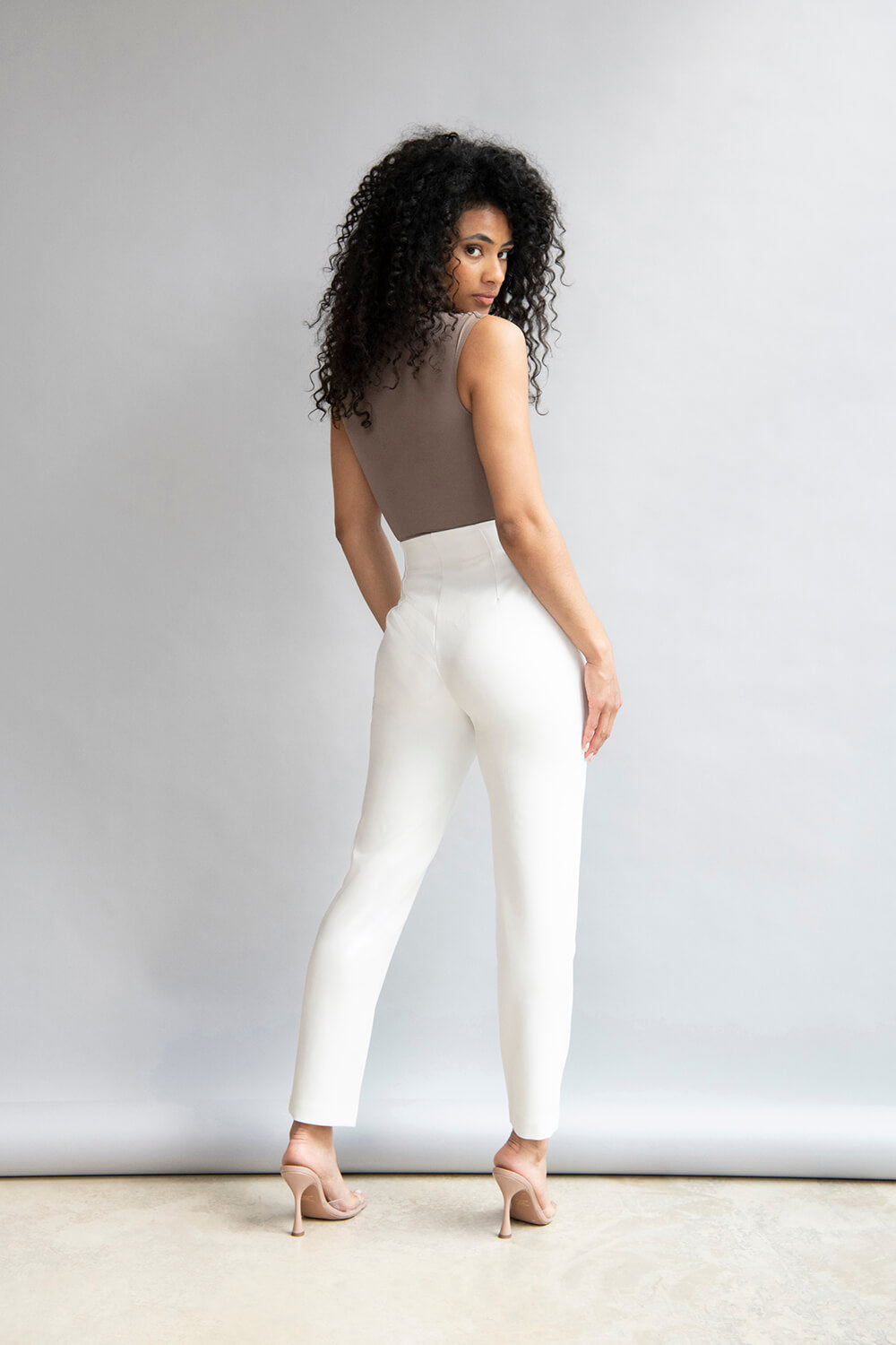 Women's Black Tall Mia Smooth Cut Cigarette Trousers - Black , size: 10 :  Amazon.de: Fashion