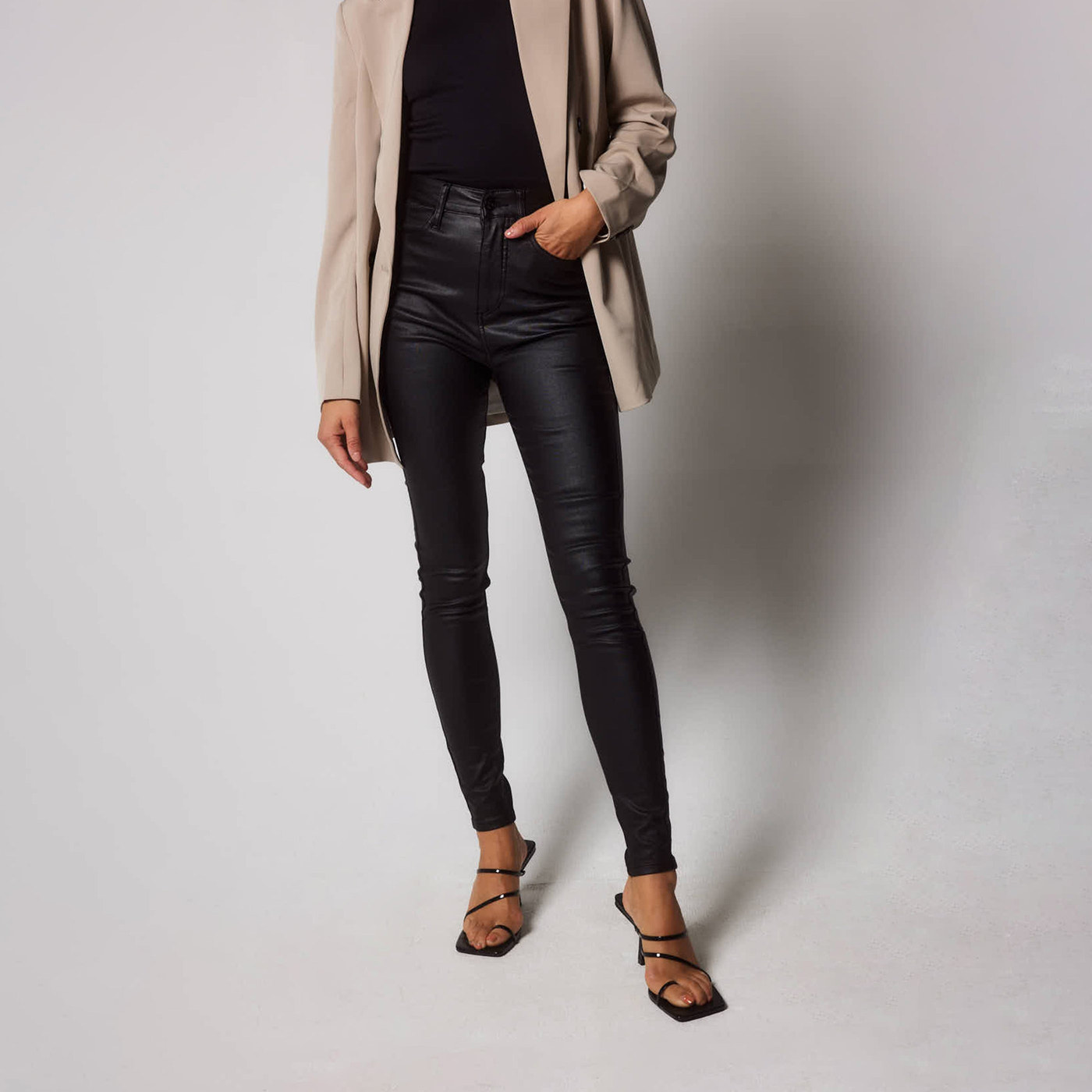 Curve Coated Jeans - Black