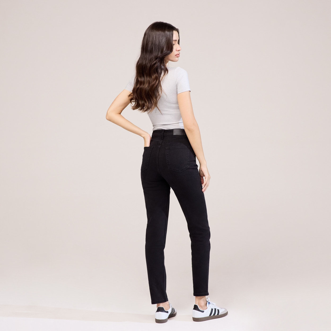 Slim Fit Mom Jeans - Black