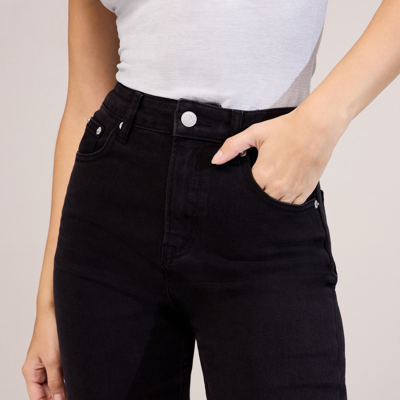 Slim Fit Mom Jeans - Black
