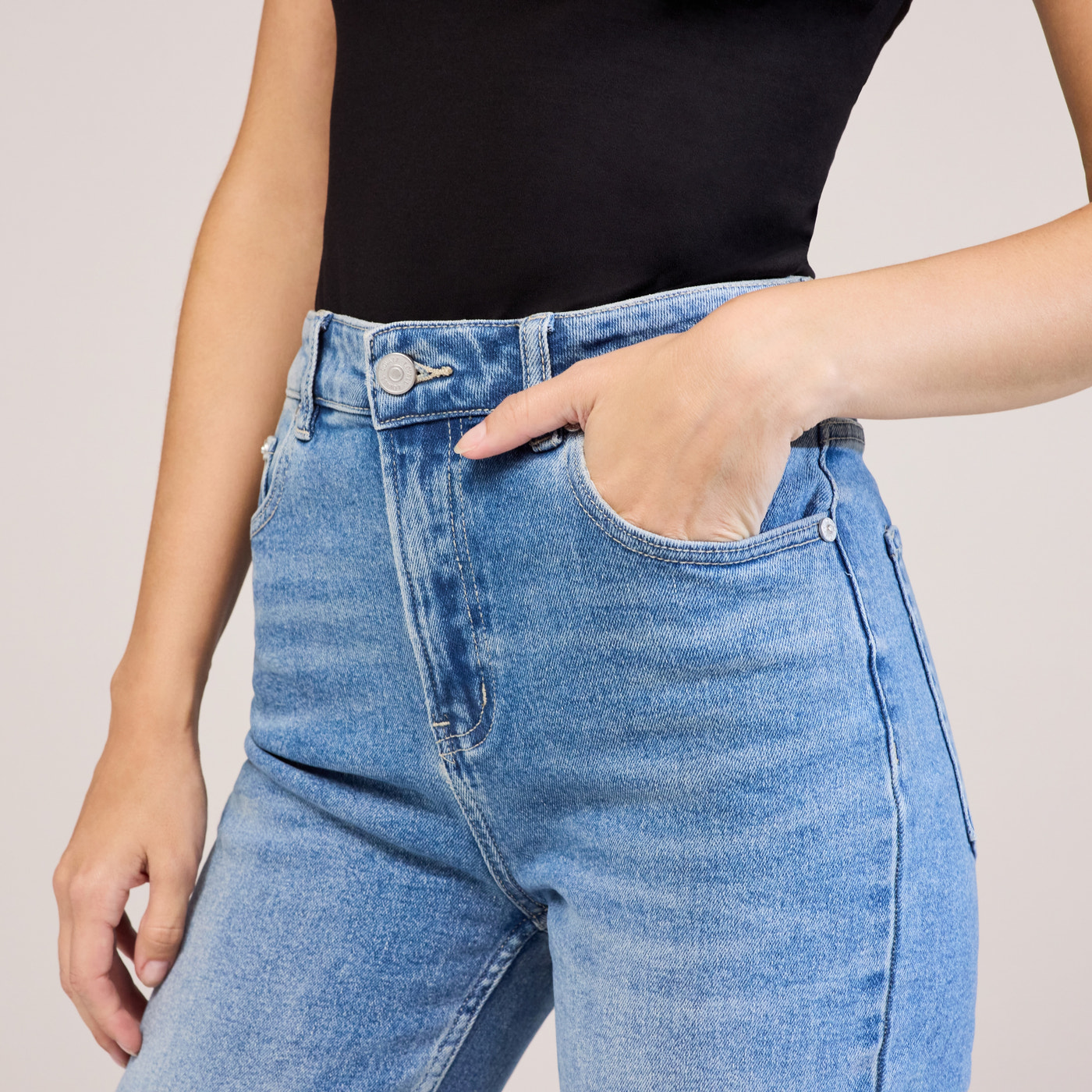 Straight Jeans - Mid Blue