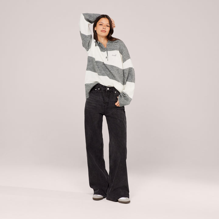 Wide Leg Jeans - Washed Black