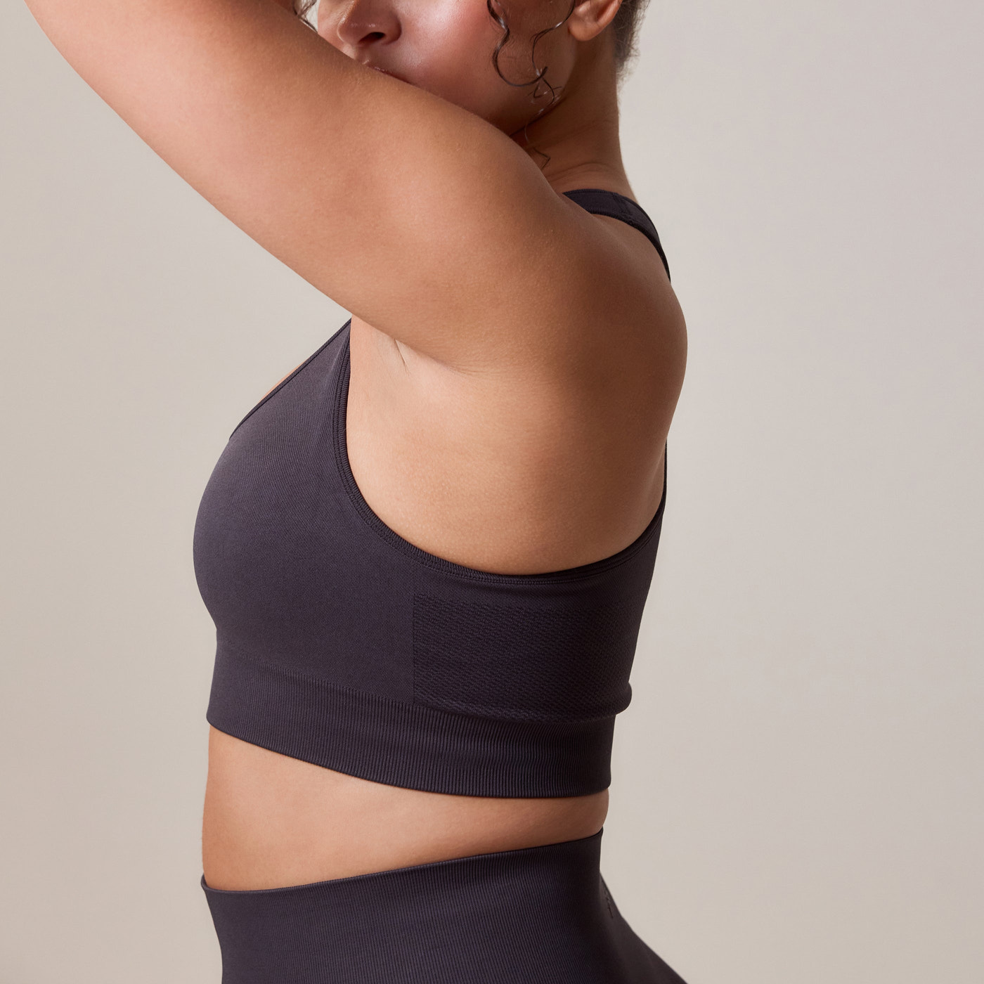Curve Sculpt Seamless Sports Bra - Shadow