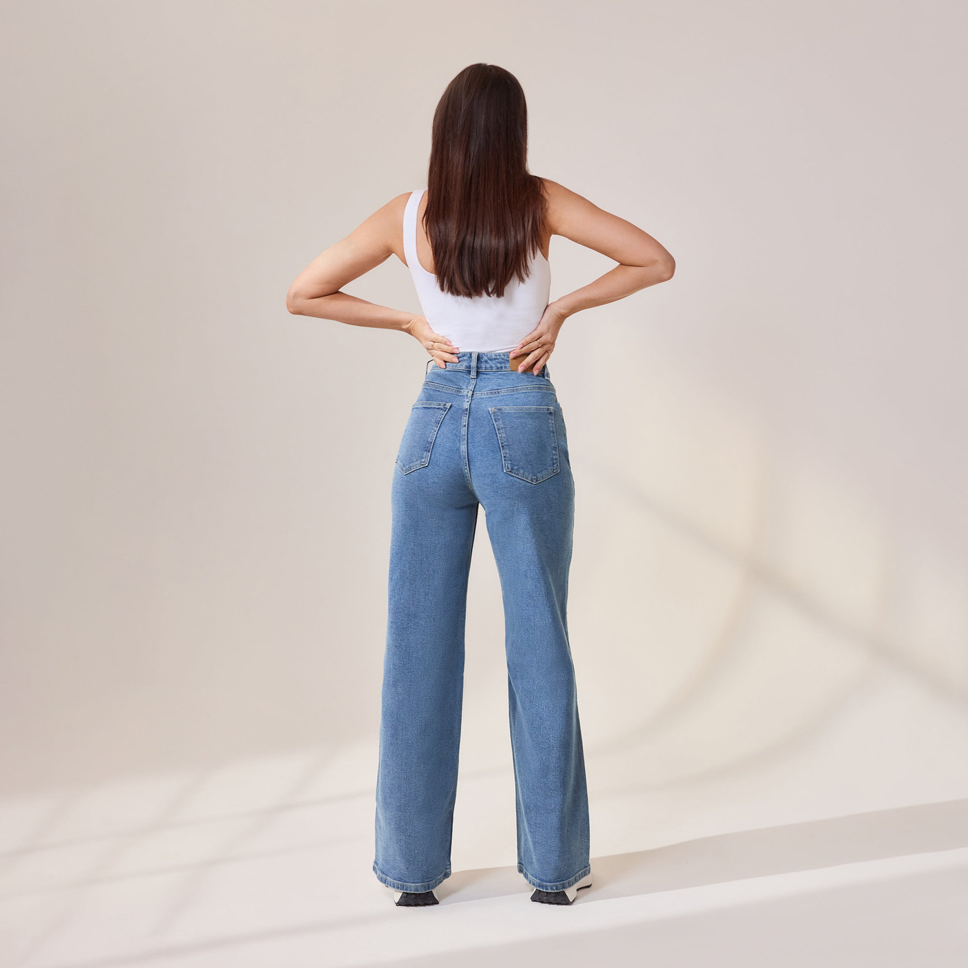 Wide Leg Jeans - Mid Blue