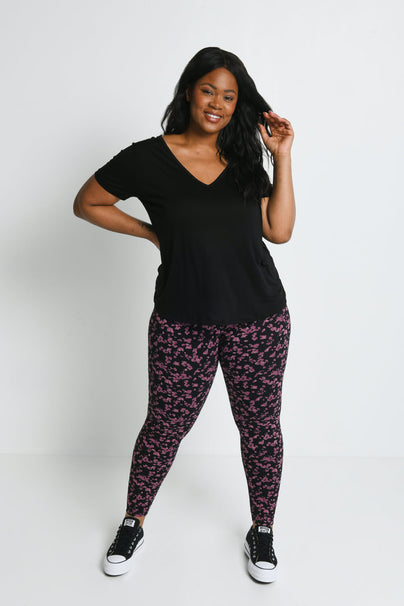 products/C_Plus_Size_Black_Burgundy_Floral_Printed_ClassiC_Plus_Size_High_Waisted_Leggings_1.jpg
