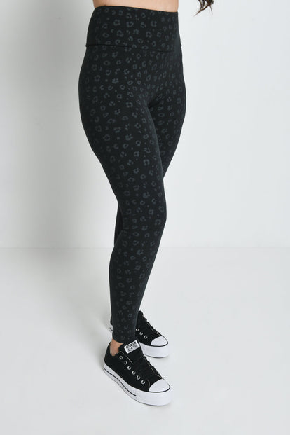 Dri-fit leggings in leopard print with high waist, light purple, Nike
