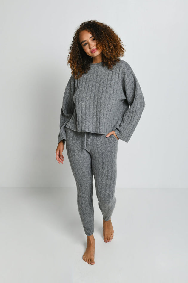 products/W_Grey_CableKnitJogger_1.jpg